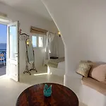 Kamares (adults Only) * Fira (Santorini)