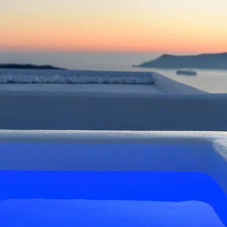 Kamares (adults Only) * Fira (Santorini)