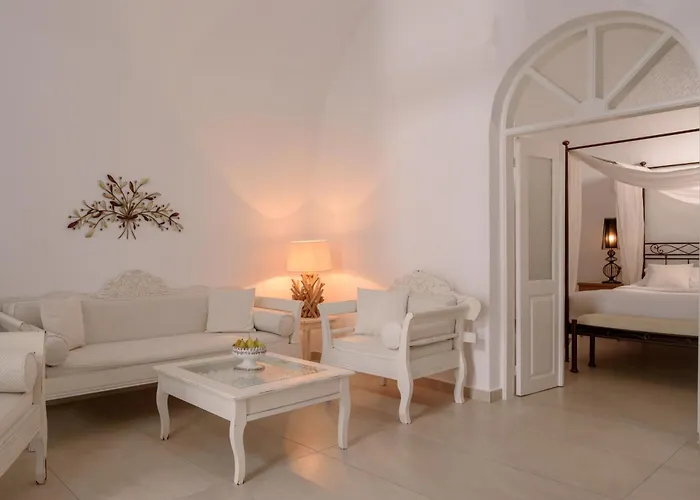 Kamares (adults Only) * Fira (Santorini)