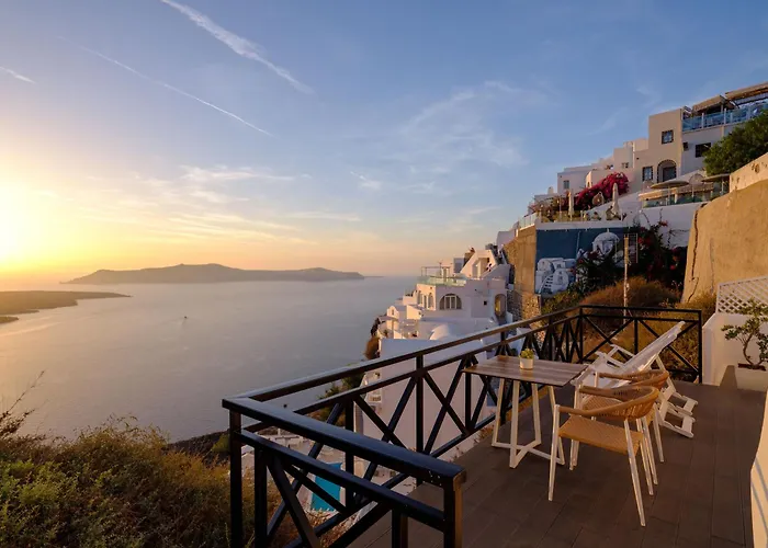 Kamares (adults Only) * Fira (Santorini)